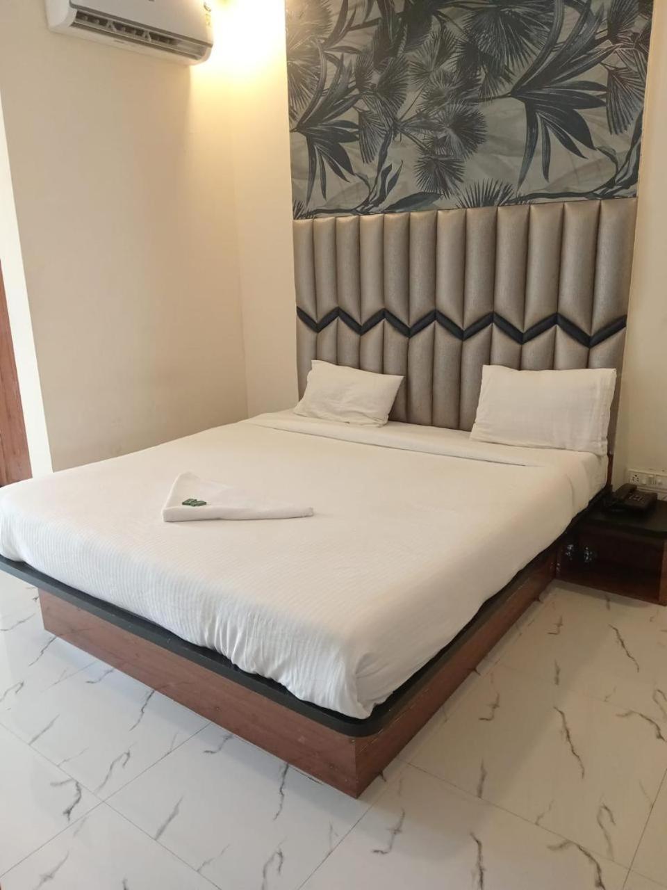 New Balaji Residency By Glitz Hotels Ulhasnagar Ngoại thất bức ảnh